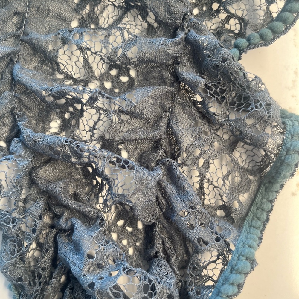 Lace scarf - Picture 2 of 3